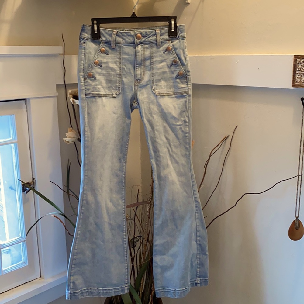 American Eagle Hi-Rise Boho Artist jeans